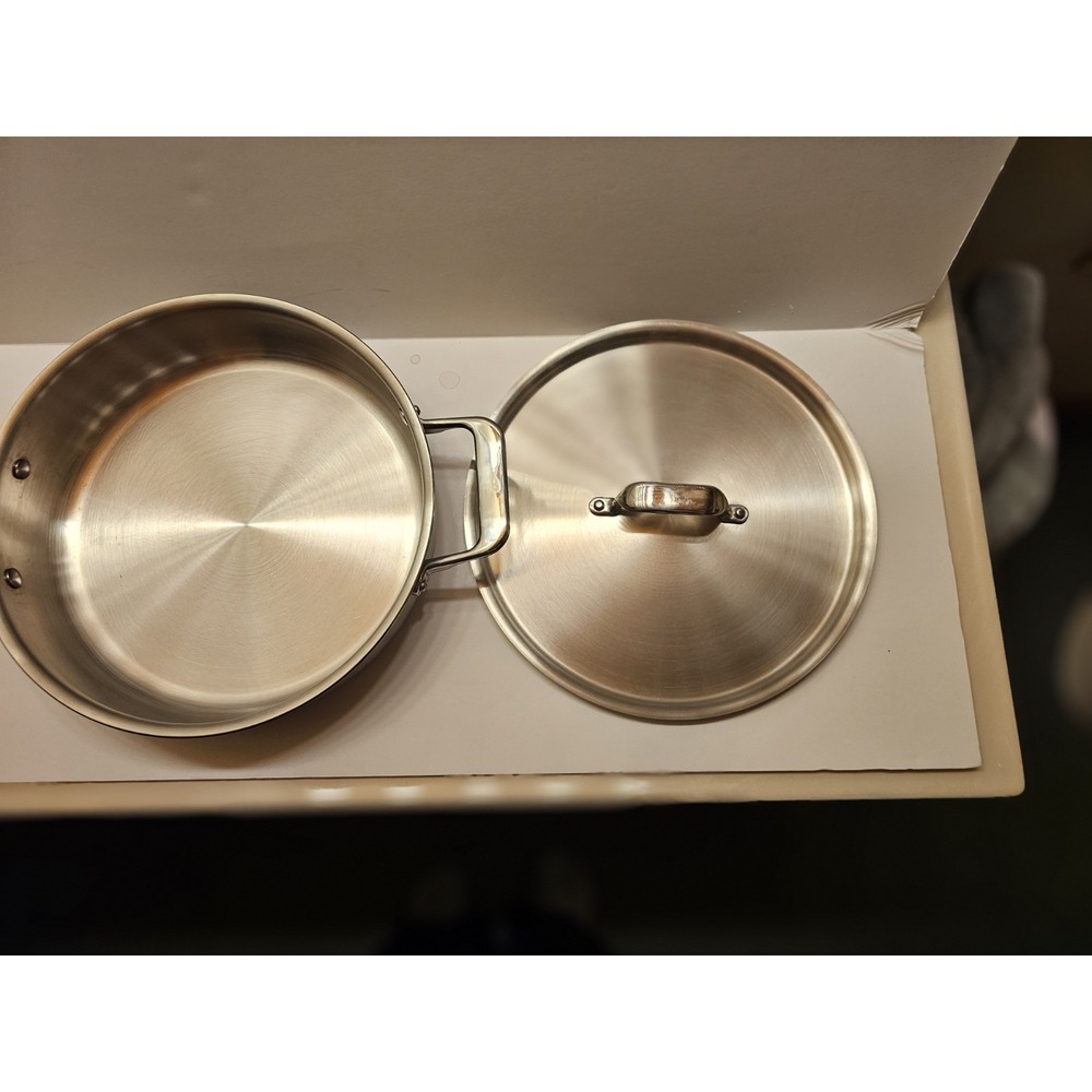 Misen Stainless Steel 5-Ply 10" Pan With Lid - Picture 2 of 12